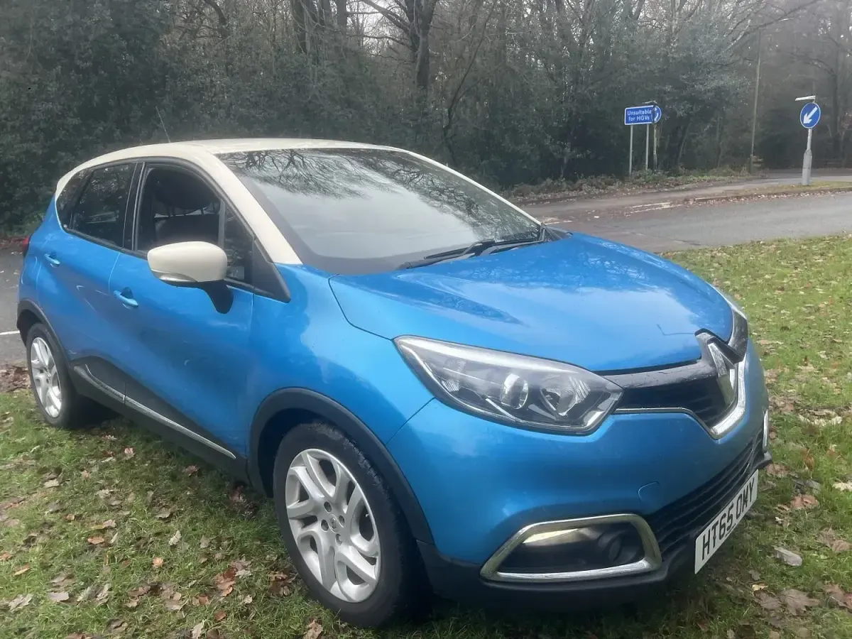 Used Renault Captur Dynamique 90 HP (66 kW) 2016 Blue SUV