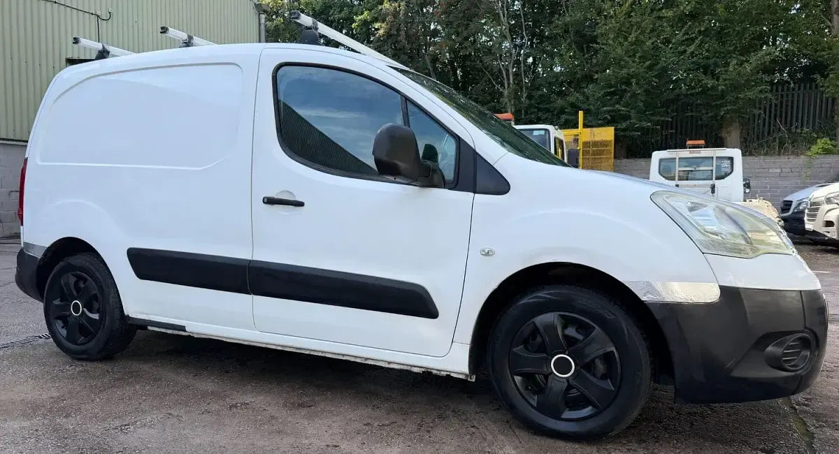 Used Citroën Berlingo 90 HP (66 kW) 2009 White MPV