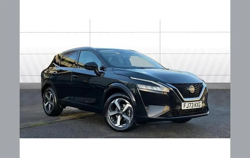 Black Used 2024 Nissan Qashqai N-Connecta SUV | £17,990 (Fair price) - Image 1/4