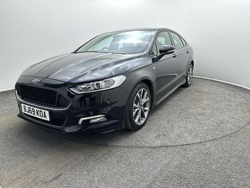 Używany Ford Mondeo ST-Line 2019 Czarny Hatchback