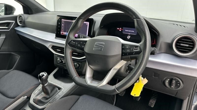 Image 2/4