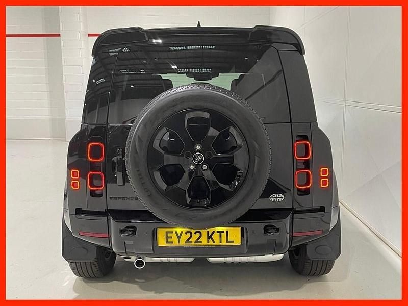 Used Land Rover Defender SE Dynamic 250 HP (183 kW) 2022 Black SUV