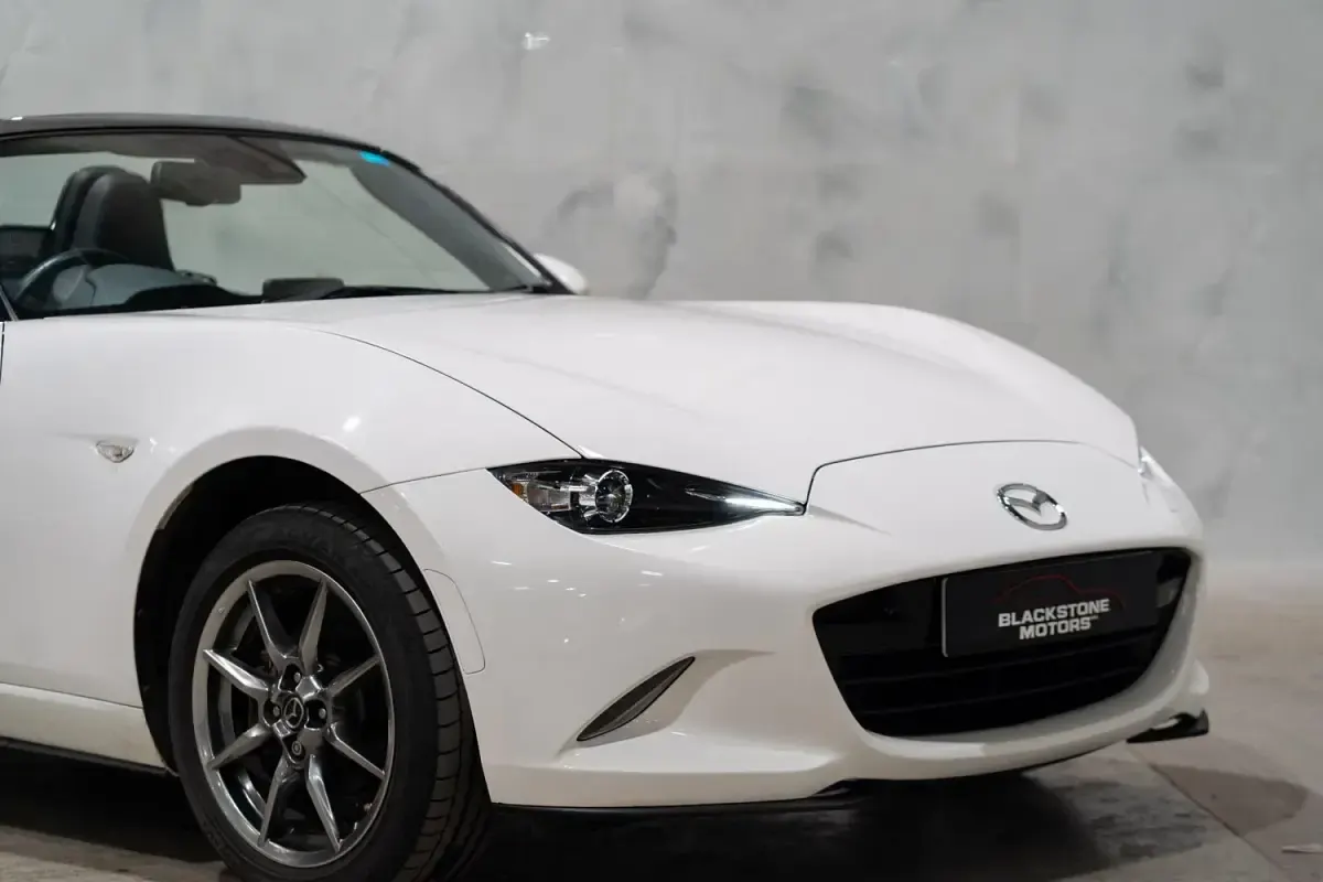 Begagnad Mazda MX5 Exclusive-Line 132 HK (97 kW) 2023 Vit Cab