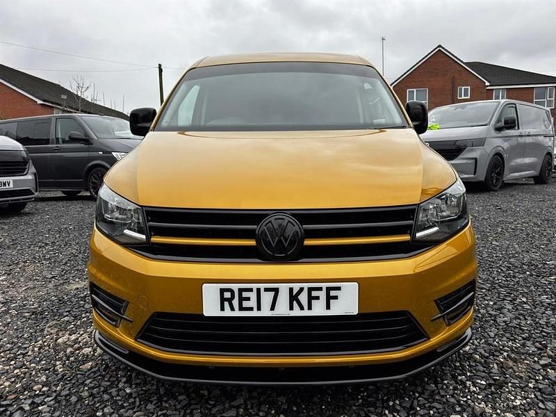 Used VW Caddy Highline 102 HP (75 kW) 2017 Yellow MPV