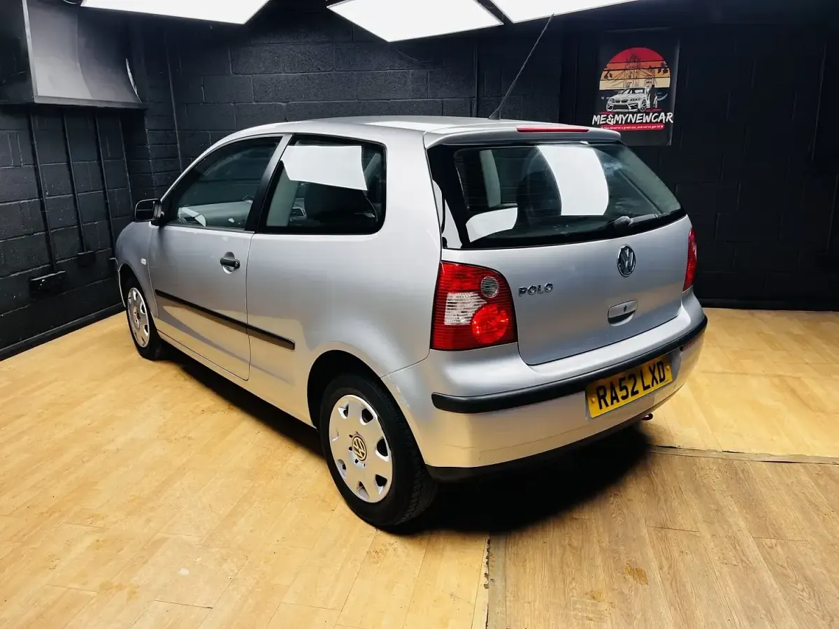 Used VW Polo S 55 HP (40 kW) 2003 Silver Hatchback