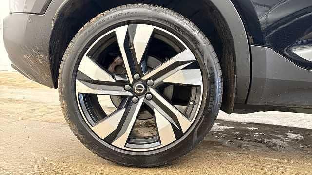 Used Volvo XC40 Ultra 197 HP (144 kW) 2025 Onyx black SUV