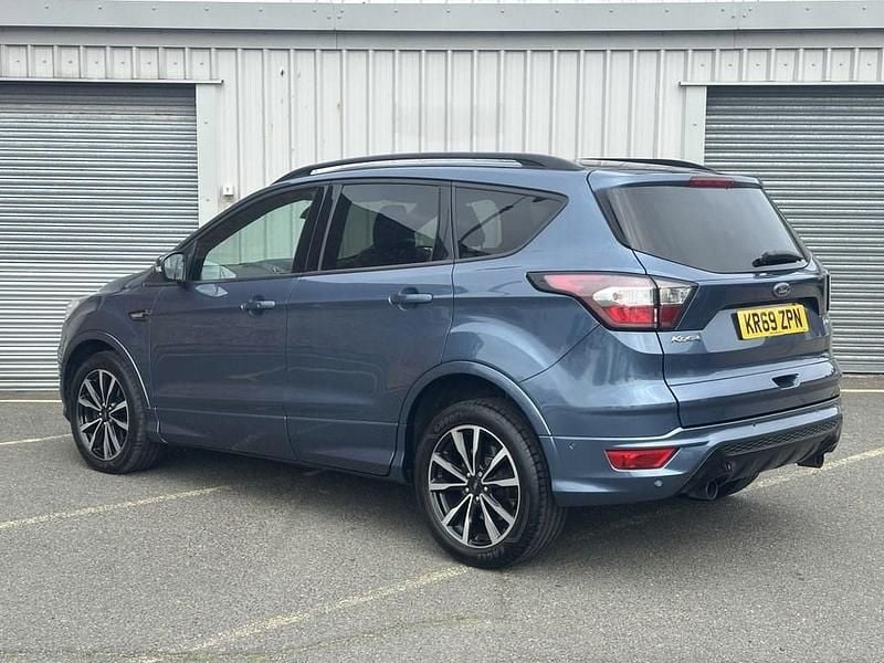 Usado Ford Kuga ST-Line 180 HP (132 kW) 2019 Azul SUV