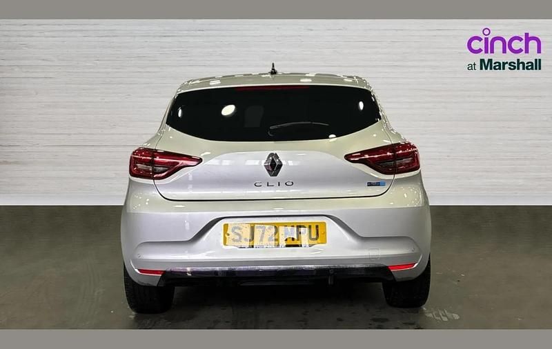 Used Renault Clio V Techno 143 HP (105 kW) 2022 Silver Hatchback