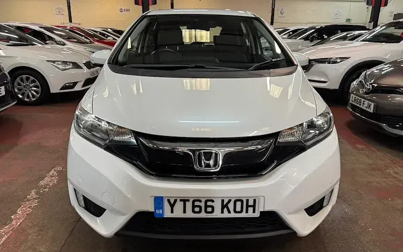 Used Honda Jazz SE 102 HP (75 kW) 2016 White Hatchback