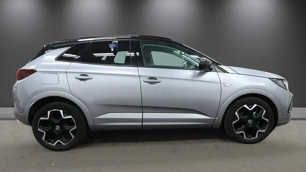 Second-hand Vauxhall Grandland X Ultimate 130 CP (95 kW) 2023 Gri SUV