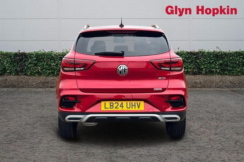 Used MG ZS Exclusive 2024 Red Hatchback