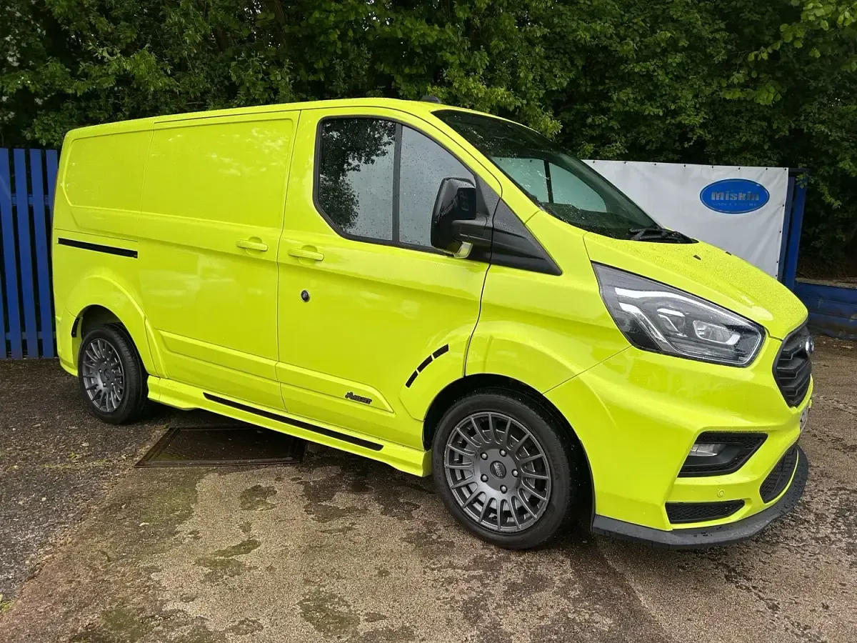Used Ford Transit Custom Limited 185 HP (136 kW) 2021 Green Van