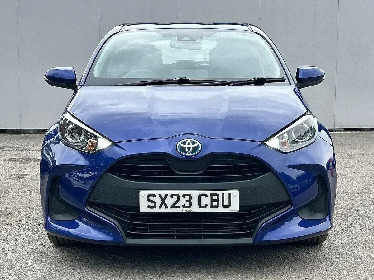Used Toyota Yaris 116 HP (85 kW) 2023 Blue Hatchback