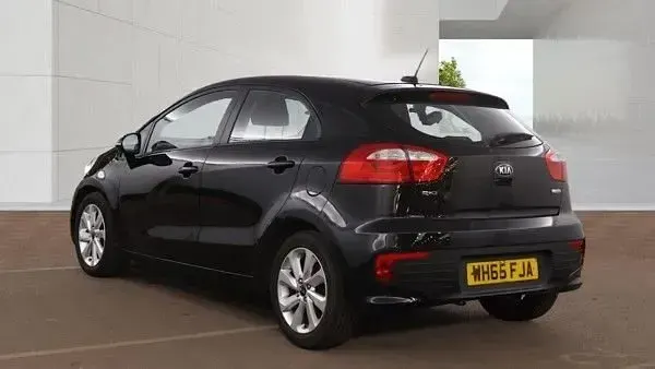 Used Kia Rio 89 HP (65 kW) 2016 Black Hatchback