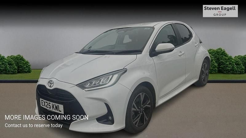 Used Toyota Yaris Hybrid Design 2025 White Hatchback