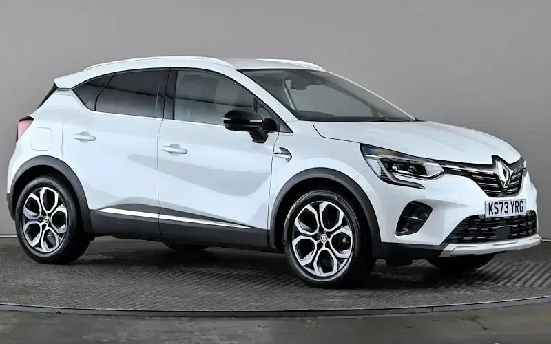 Usado Renault Captur Techno 143 HP (105 kW) 2023 SUV