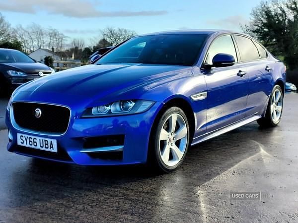 Used Jaguar XF R-Sport 180 HP (132 kW) 2016 Blue Sedan