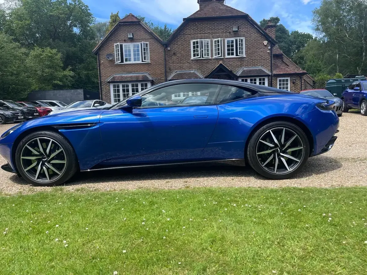 Used Aston Martin DB11 2017 Blue Coupe