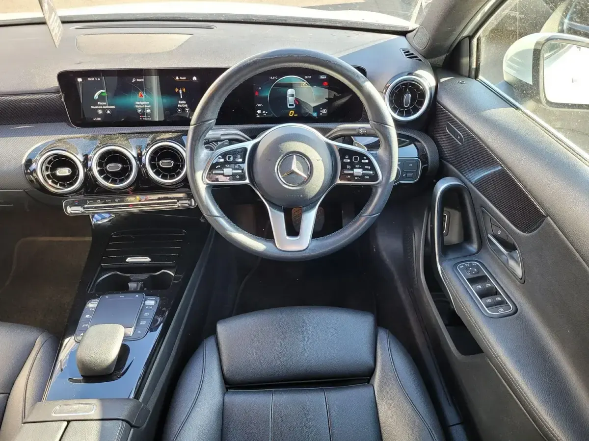 Begagnad Mercedes A200 Executive 2022 Vit Sedan
