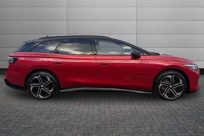 Used VW ID.7 GTX 250 kW (340 HP) 2025 Kings red with black roof Hatchback