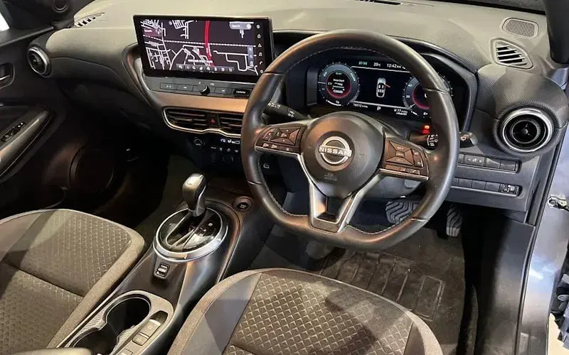 Used Nissan Juke N-Connecta 143 HP (105 kW) 2024 Grey SUV
