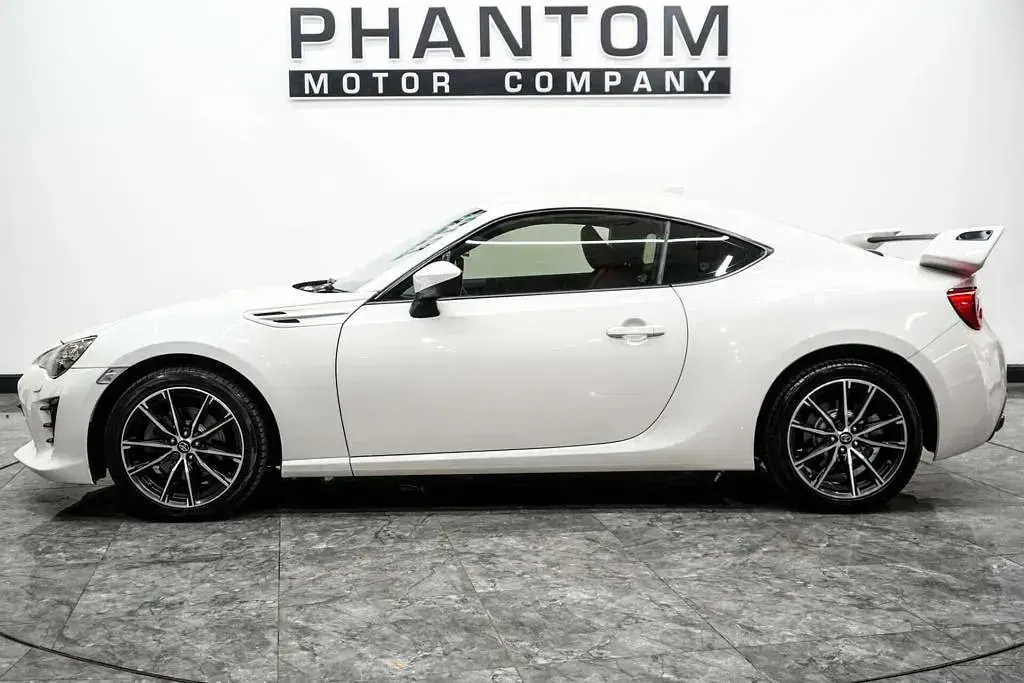 Used Toyota GT86 GT 200 HP (147 kW) 2016 White Coupe