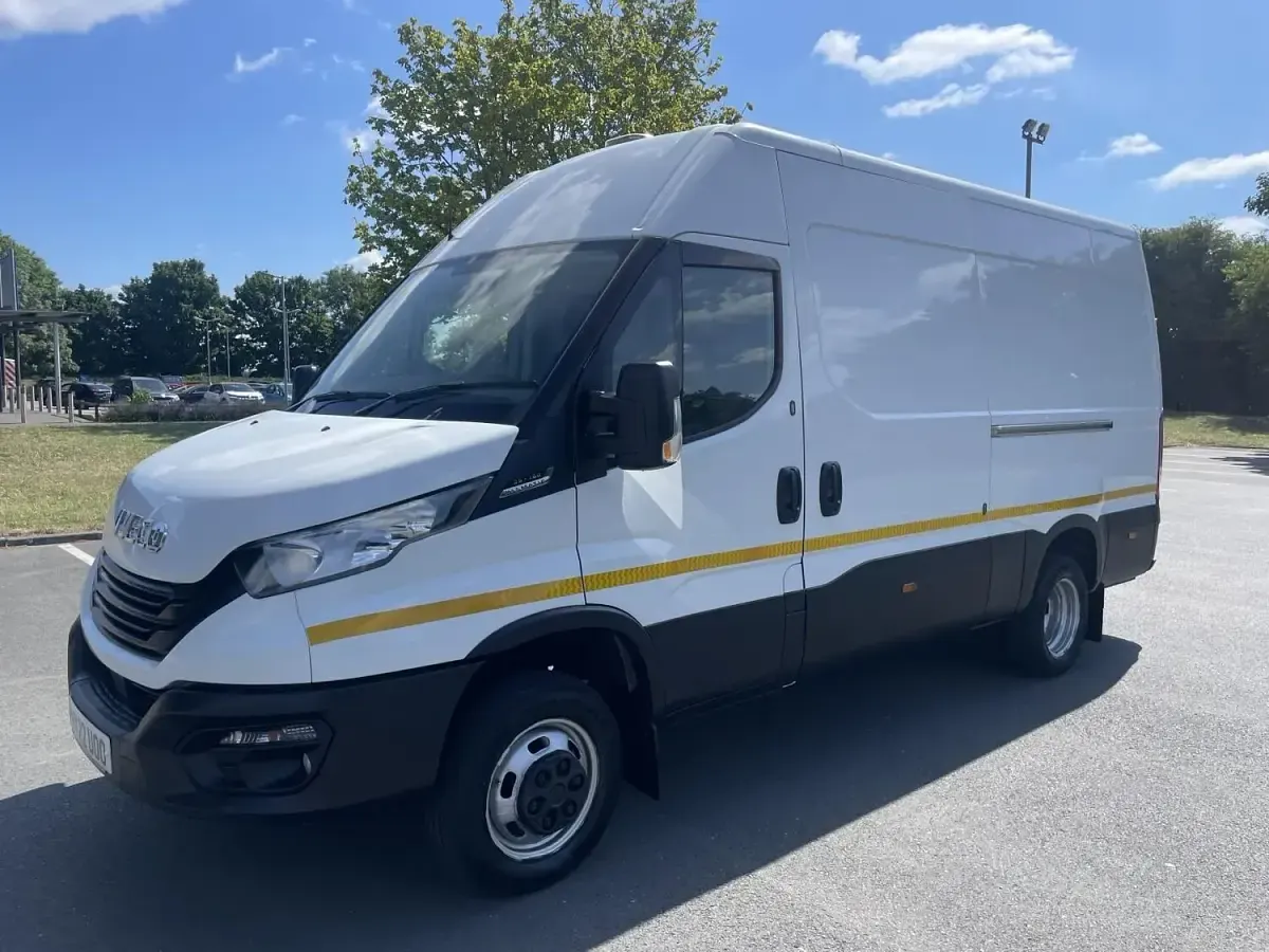 Used Iveco Daily 160 HP (117 kW) 2022 White