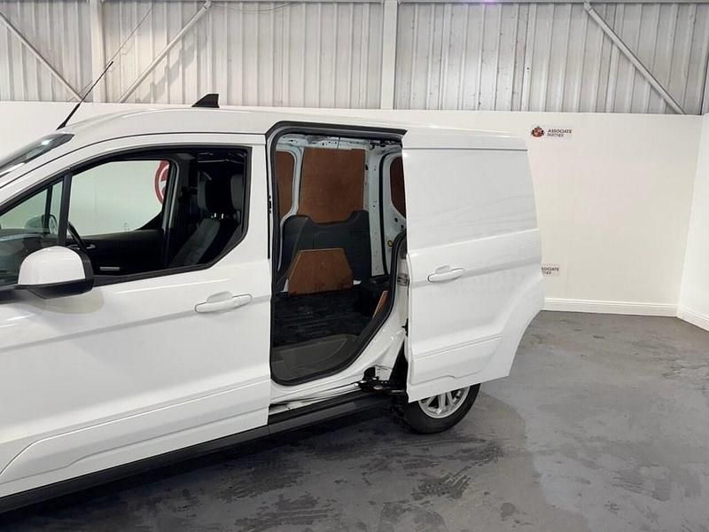 Used Ford Transit Connect Limited 120 HP (88 kW) 2022 White MPV
