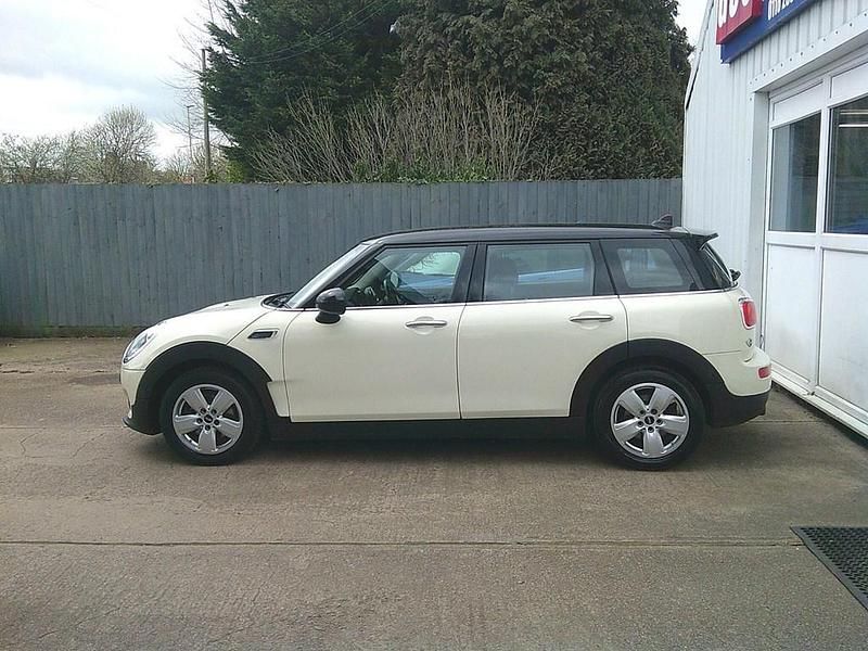 Used Mini Cooper Clubman 2016 White Estate