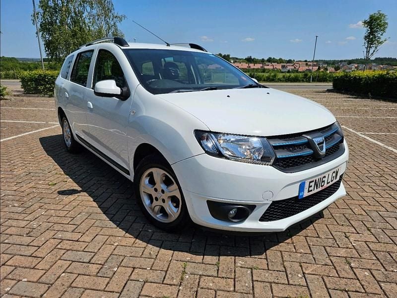 Used Dacia Logan MCV Lauréate 90 HP (66 kW) 2016 White Estate