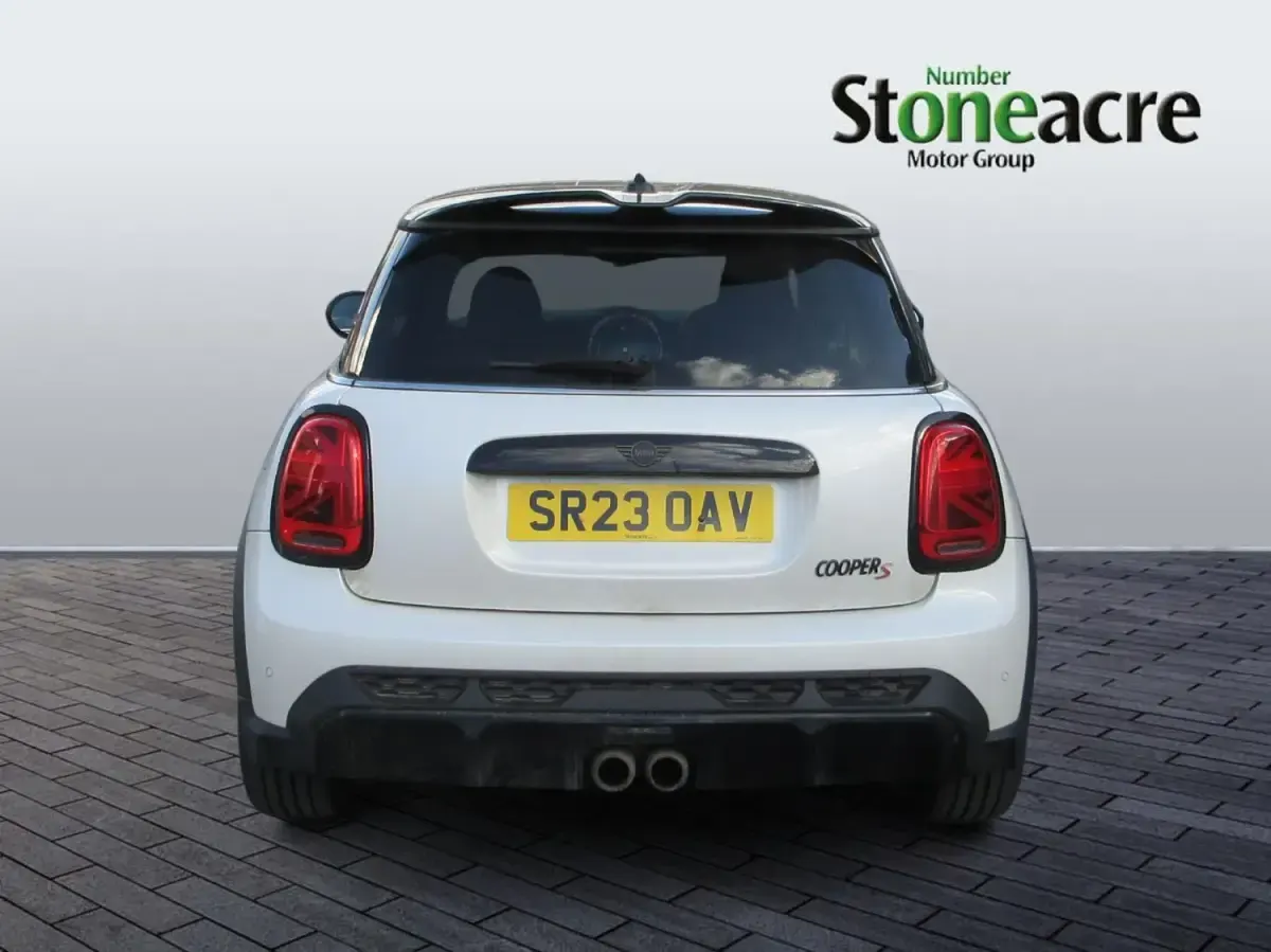 Usado Mini Cooper S Hatch 178 HP (130 kW) 2023 Branco Citadino
