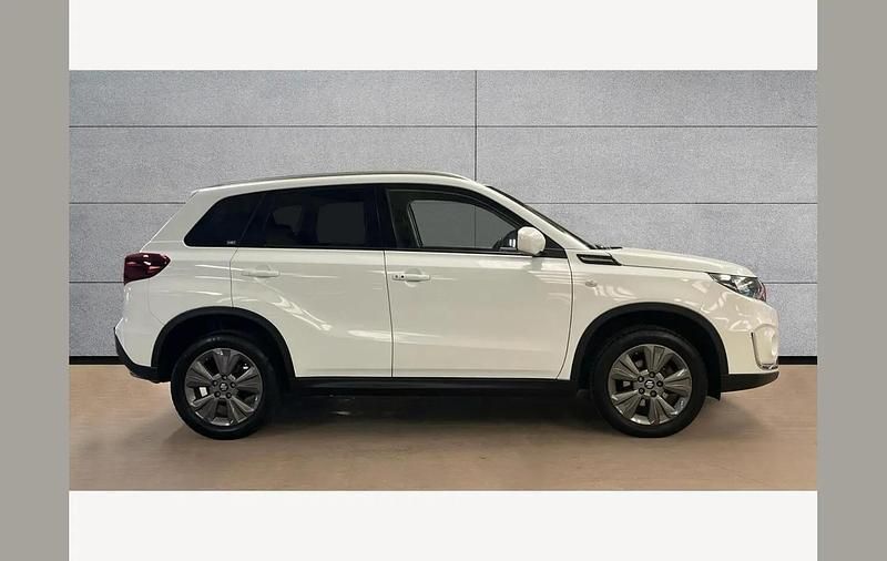 Used Suzuki Vitara SZ-T 129 HP (94 kW) 2022 White SUV