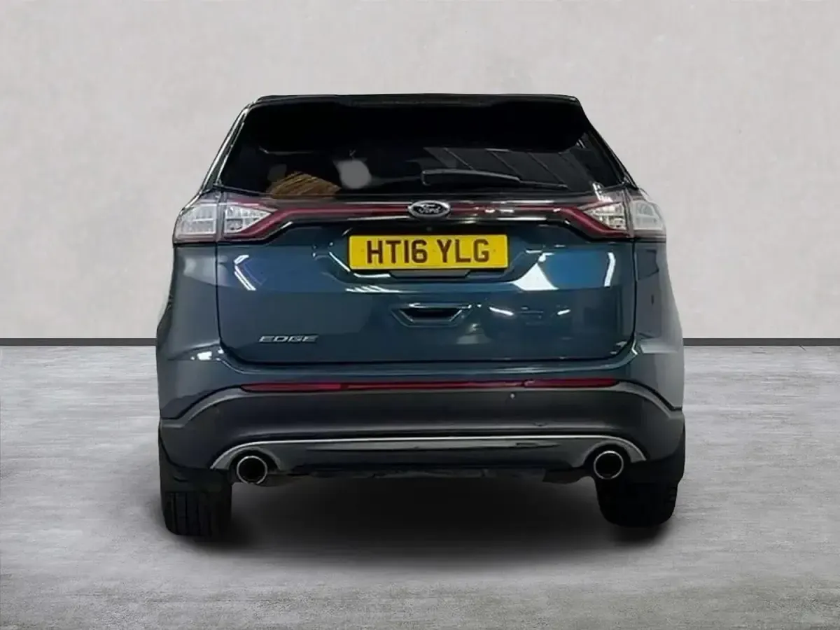 Käytetty Ford Edge Titanium 180 HP (132 kW) 2016 Sininen Katumaasturi