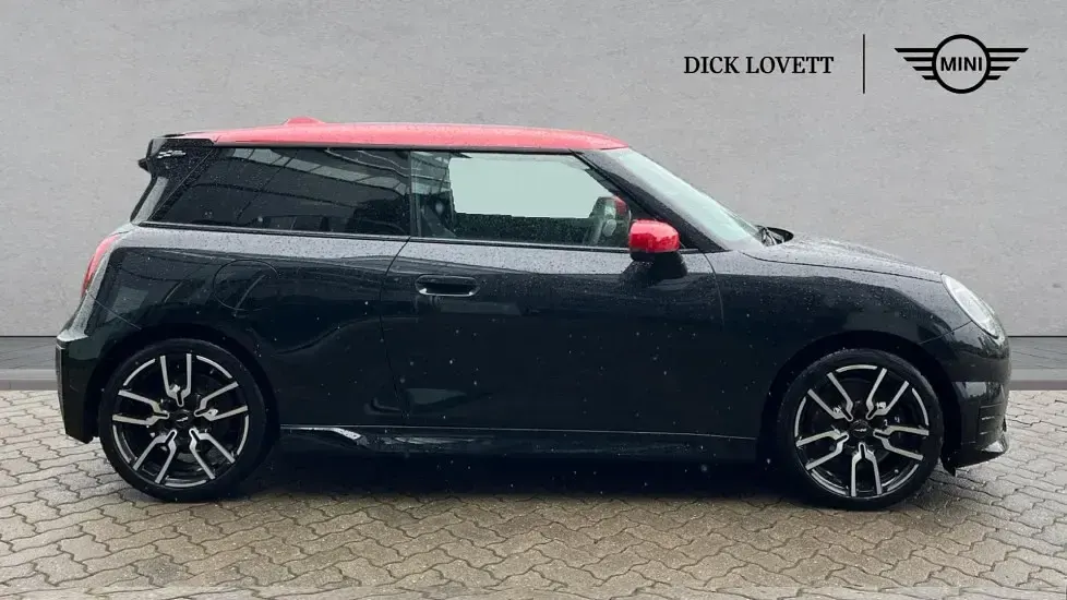 Used Mini Cooper SE Hatch 158 kW (215 HP) 2024 Black Hatchback