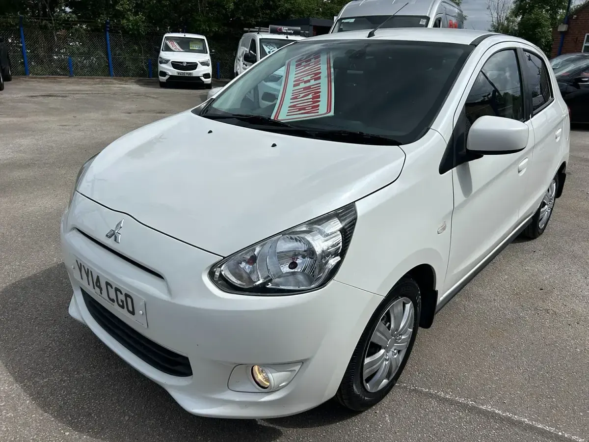Used Mitsubishi Mirage 2014 White Hatchback