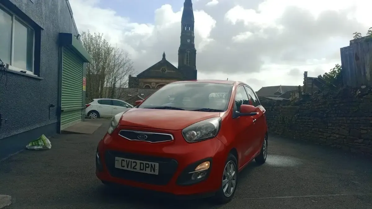 Used Kia Picanto 84 HP (61 kW) 2012 Red Hatchback
