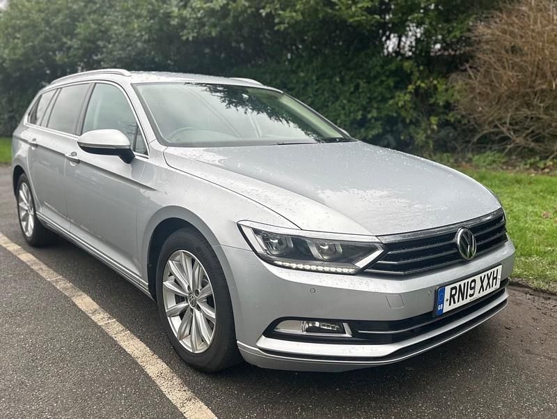 Silver Used 2019 VW Passat Business Estate | £6,499 (Fair price) - Image 1/4