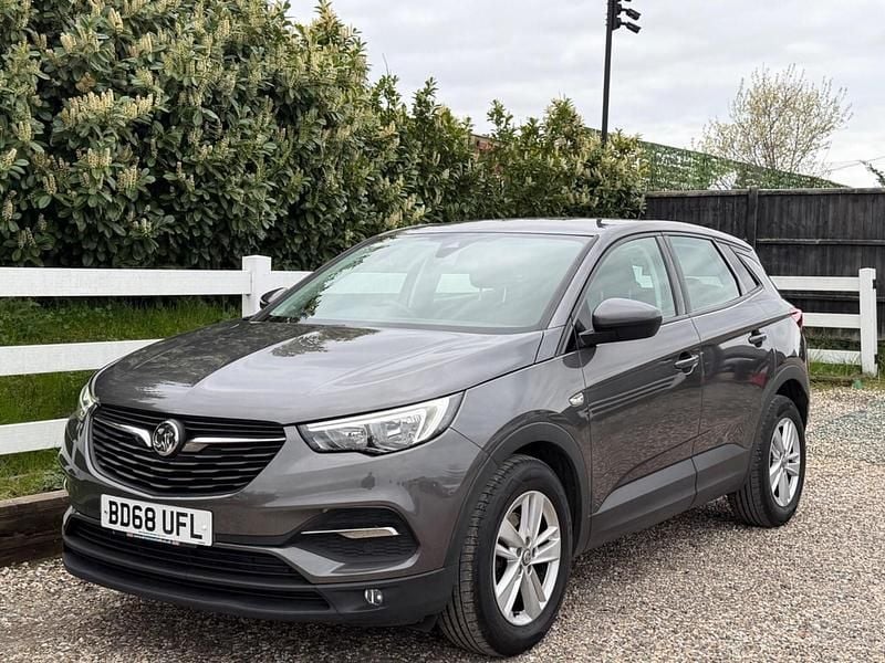 Used Vauxhall Grandland X 130 HP (95 kW) 2018 Grey SUV