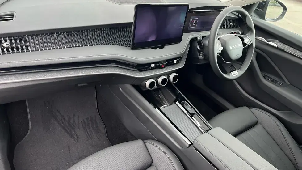 Nuevo Skoda Superb SE L 150 CV (110 kW) 2026 Negro