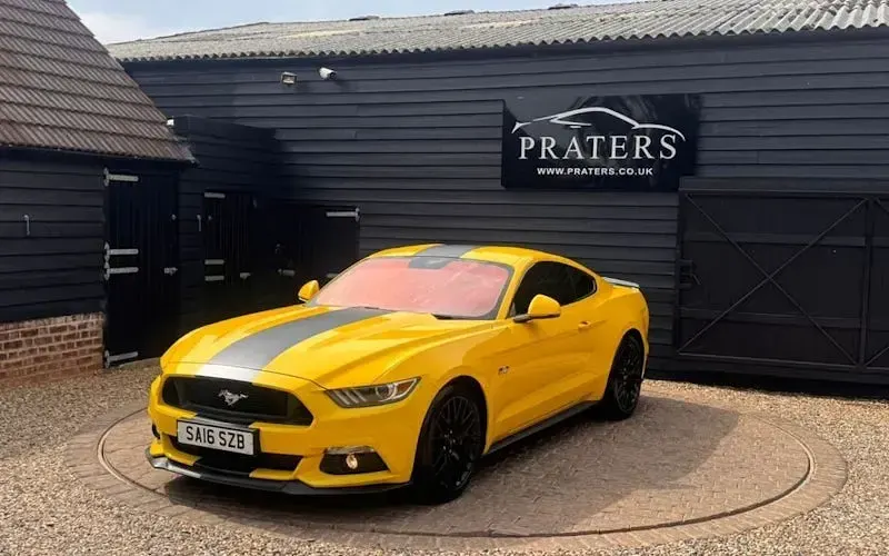 Used Ford Mustang GT 416 HP (305 kW) 2016 Yellow Coupe