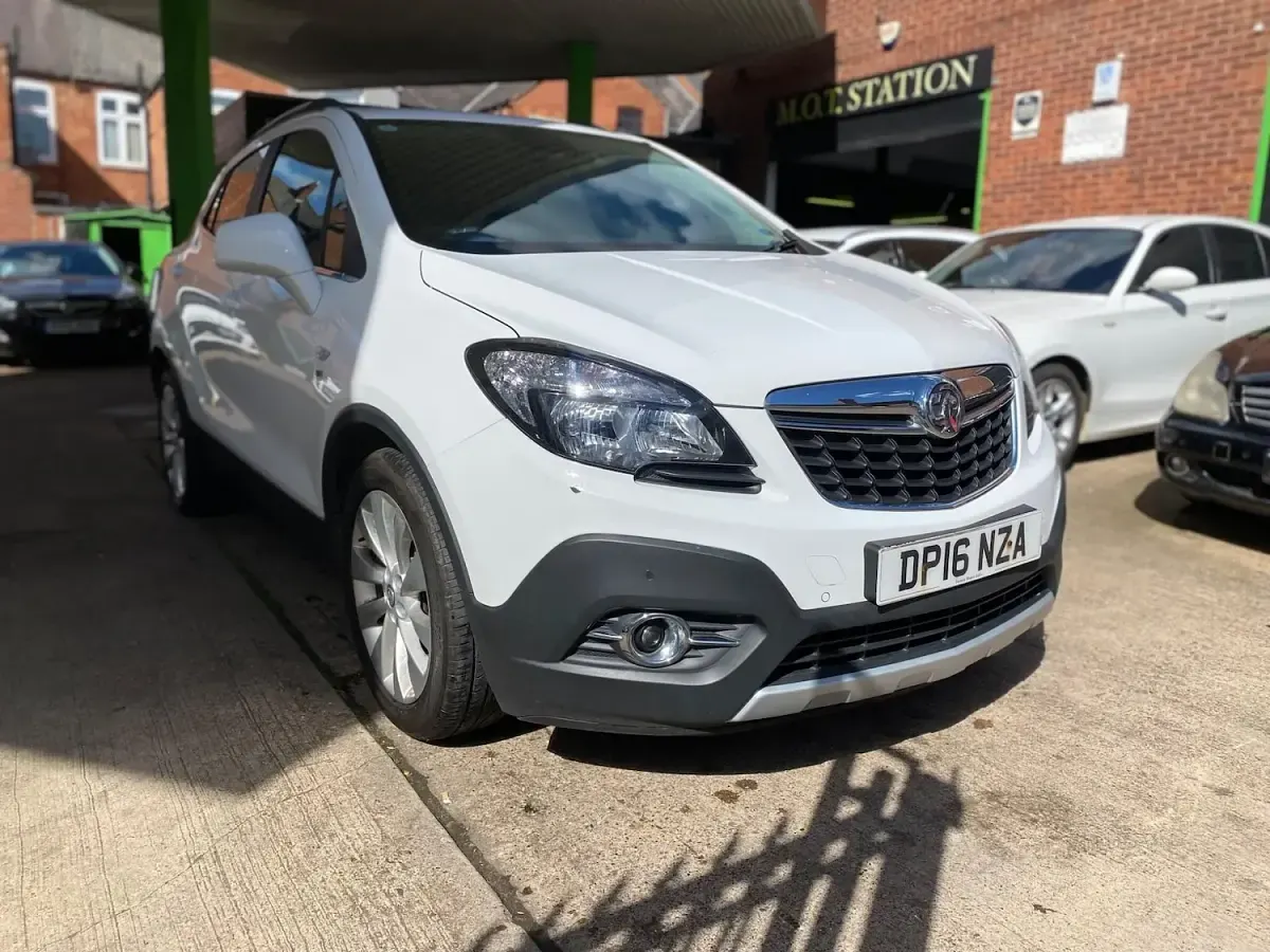 Used Vauxhall Mokka 140 HP (102 kW) 2016 White SUV