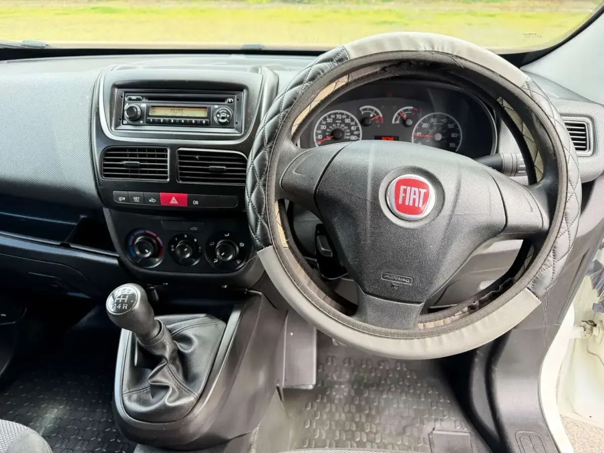 Second-hand Fiat Doblò 90 CP (66 kW) 2011 Alb Monovolum