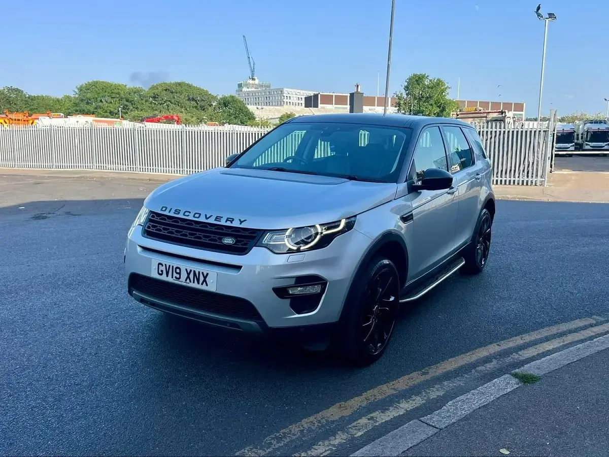 Used Land Rover Discovery Sport HSE 180 HP (132 kW) 2019 Silver SUV