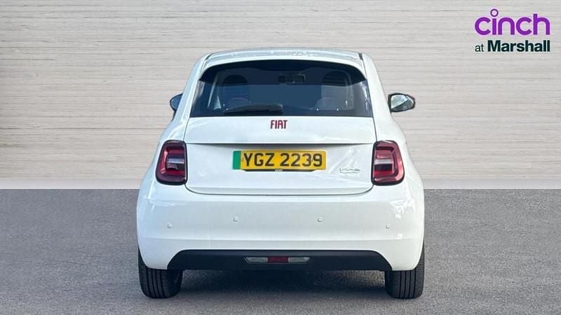 Used Fiat 500e Red 69 kW (95 HP) 2022 White