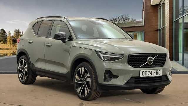 Used 2025 Volvo XC40 Ultra SUV | £35,995 (Expensive) - Image 1/4