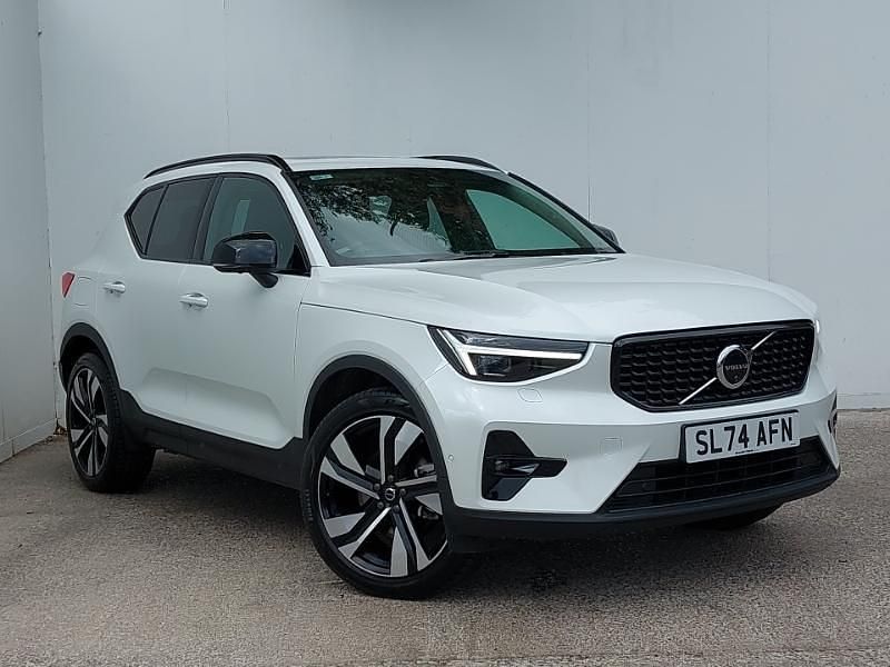 White Used 2024 Volvo XC40 Ultra SUV | £36,998 (Expensive) - Image 1/4