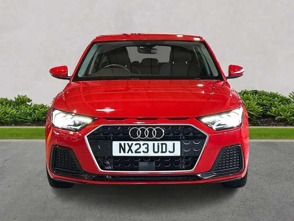 Usado Audi A1 Sport 94 HP (69 kW) 2023 Vermelho SUV