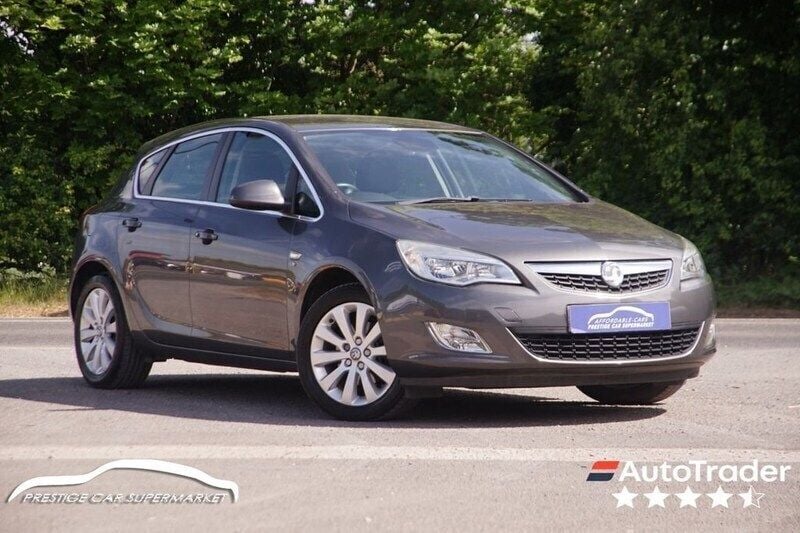 Grey Used 2012 Vauxhall Astra Elite Hatchback | £2,499 (Good price) - Image 1/4