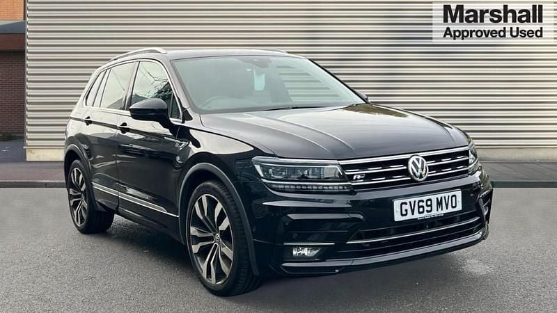 Deep black pearl Used 2020 VW Tiguan R-line SUV | £23,055 (Good price) - Image 1/4