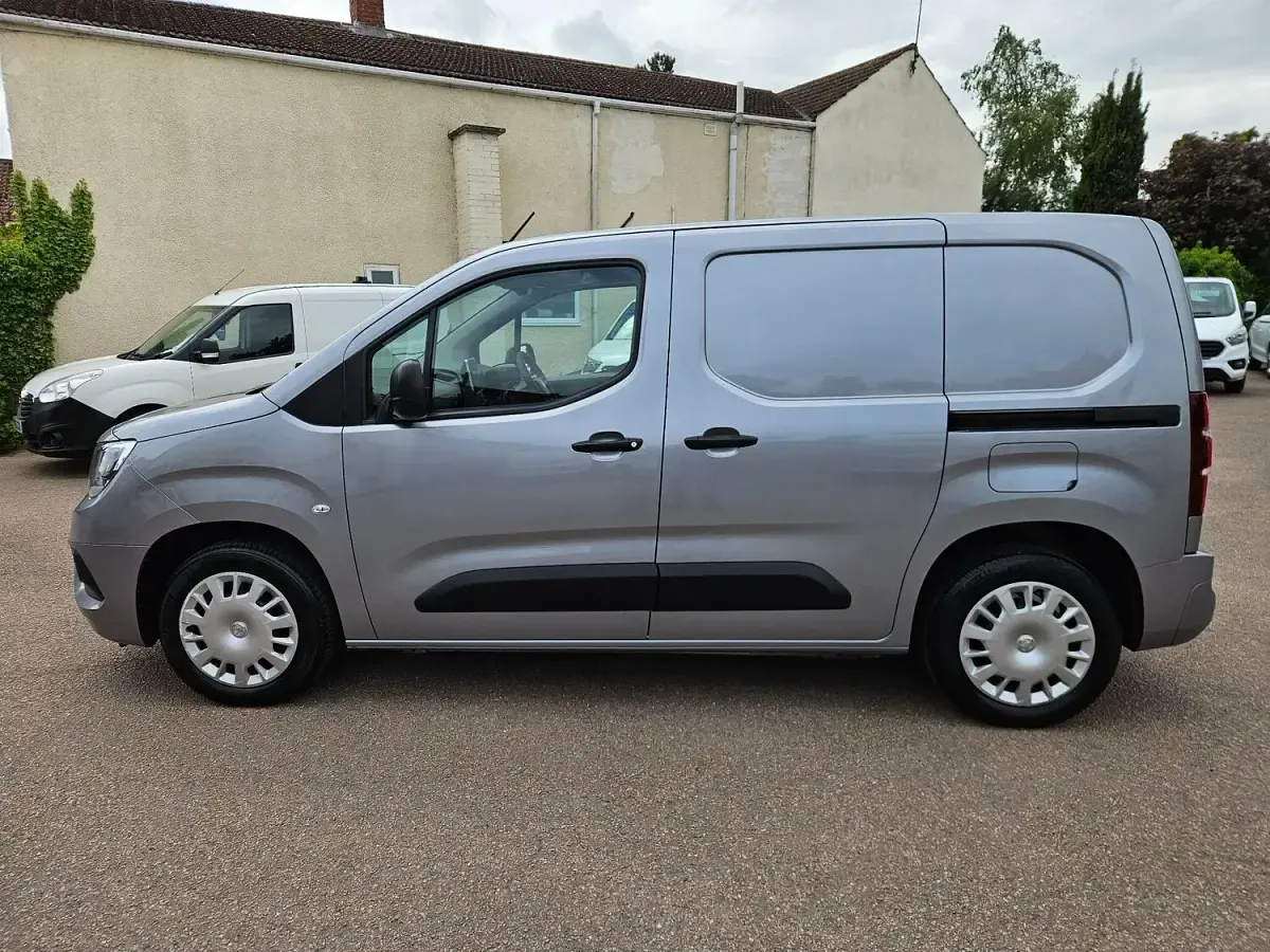 Used Vauxhall Combo Sportive 100 HP (73 kW) 2022 Grey MPV